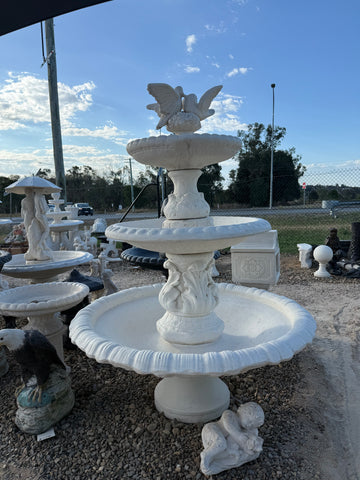 3 tier Italian on smooth base with doves fountain